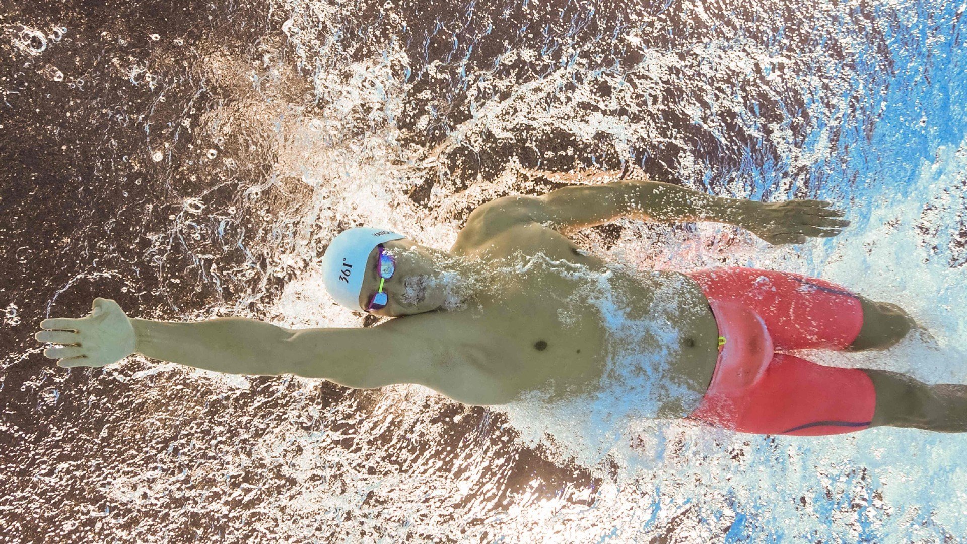 三强接力分段数据对比曝光，4x100米接力第三棒技巧